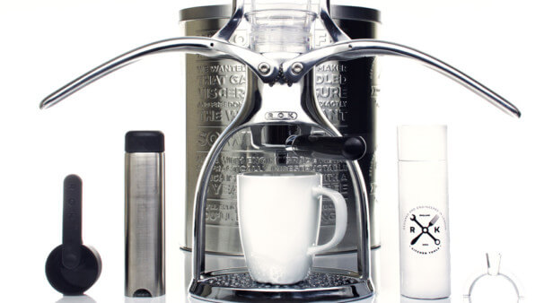 Make coffee manually with the ROK Espresso Maker