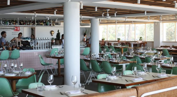 Sips, snacks and sea breeze – here&#8217;s an inside look at beachside icon Burleigh Pavilion