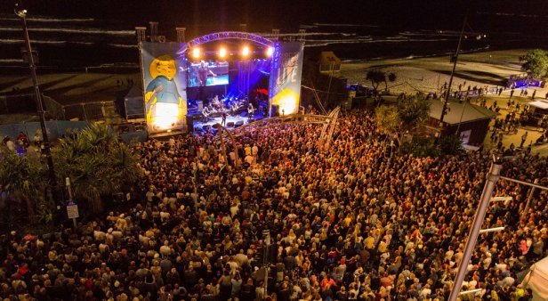 The Living End, Daryl Braithwaite and The Screaming Jets hit the beach for Surfers Paradise LIVE