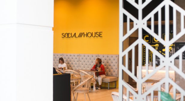 Social House at Voco reimagines hotel dining with burgers, &#8216;low teas&#8217;, share bites and meaty delights