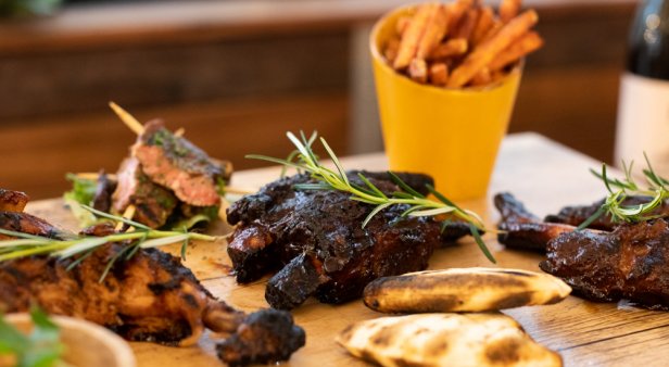 Meat &#038; Co fires up the grills in Broadbeach with prime cuts, saucy ribs and juicy burgers