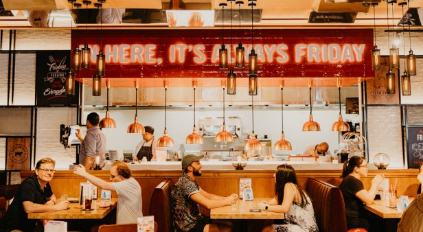 Iconic American bar and grill TGI Fridays opens its first Queensland venue on the Gold Coast