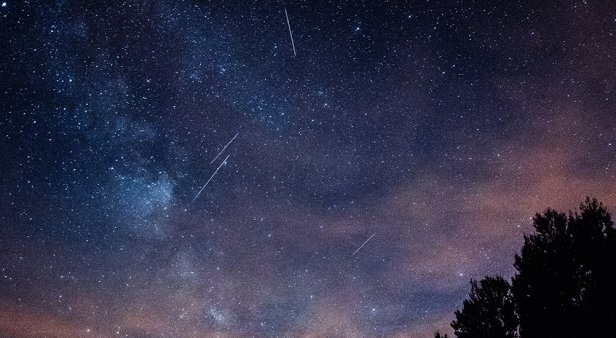 Eyes to the sky – how to catch a spectacular meteor shower on the Gold Coast this April