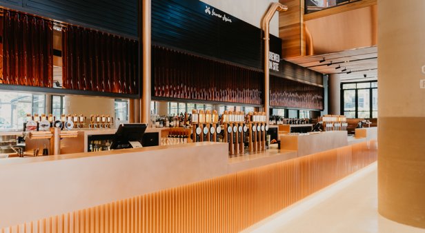 The ultimate beer haven – microbrewery, bar and restaurant The Lucky Squire opens in Broadbeach