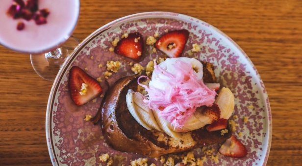 Breakfast bowls and morning margs – Barefoot Barista strolls into Currumbin