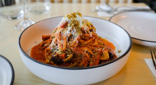 Sink your teeth into pizza and pasta at Varsity Lakes&#8217; brand-new bistro Oscar Italia
