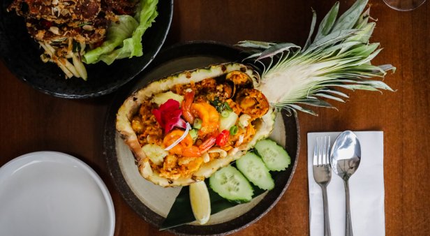 Satisfy your craving for curry and bao-gers at Burleigh&#8217;s new Seaside Kitchen &amp; Bar