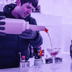 IceBar Surfers