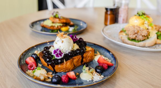 Feast on fried-chicken Bennys and blueberry-topped toast at Robina&#8217;s new Gathering Co.