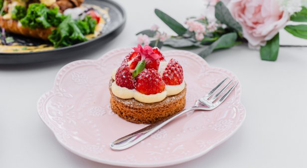 Blooms and bites – experience fusion fare and floristry at J&#8217;s Brunchette in Mermaid Beach